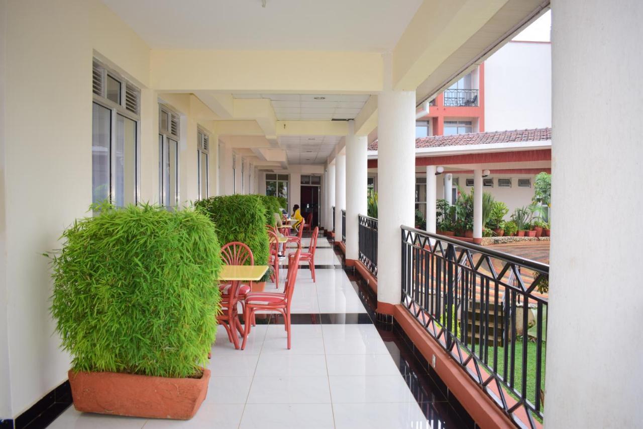 Meru Slopes Hotel Bagian luar foto